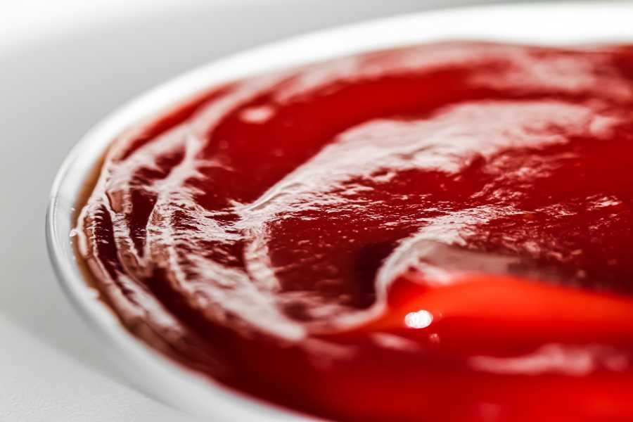 sos z ketchupu
