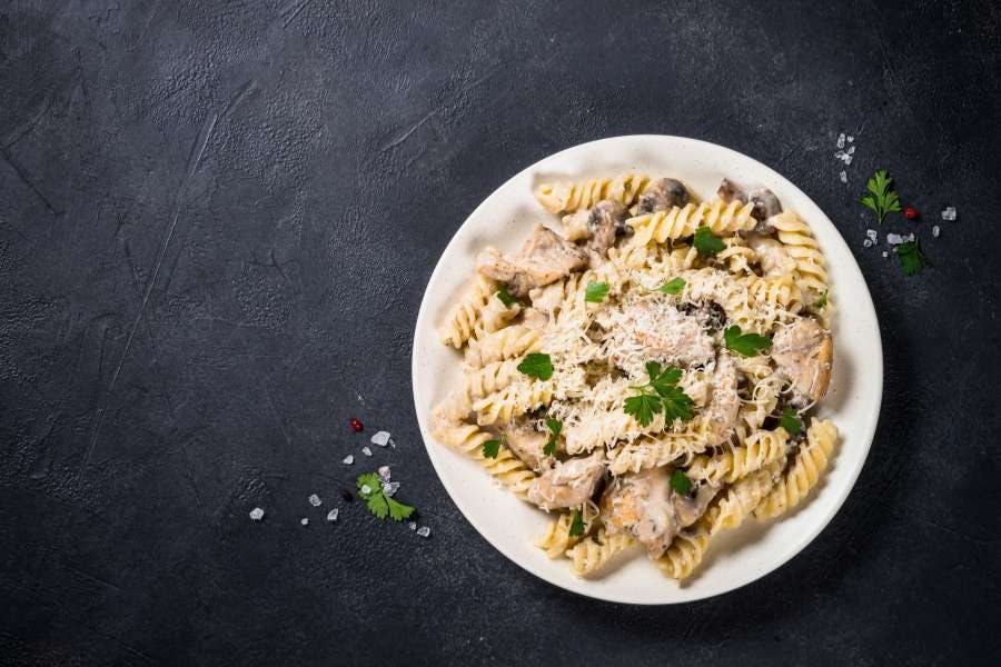makaron z grzybami po włosku